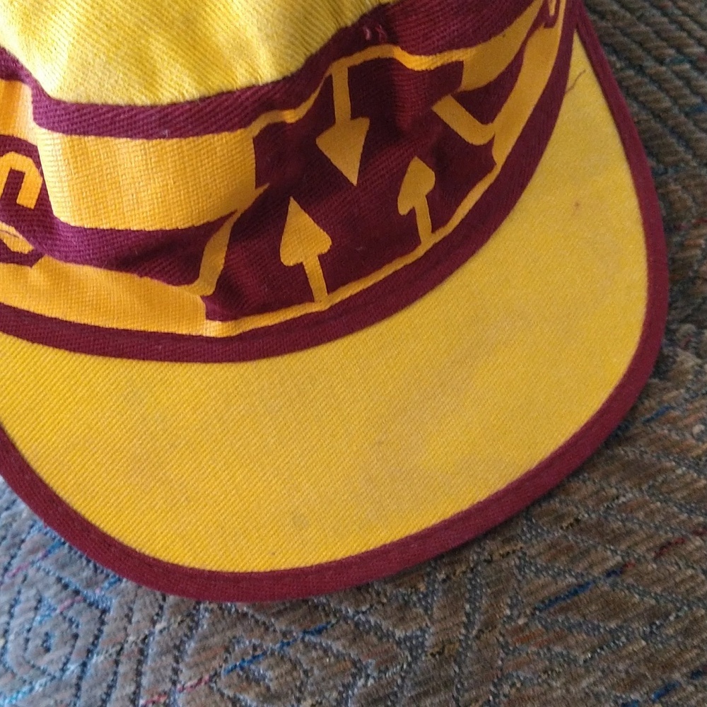 Vintage University of Minnesota Golden Gophers Cap - Picture 5 of 10
